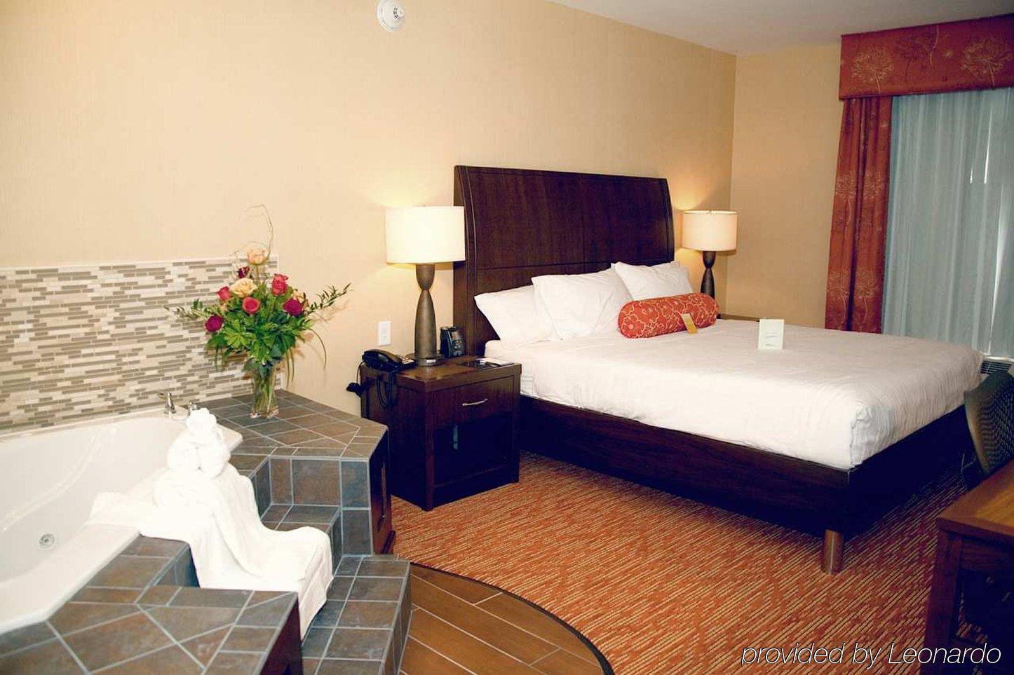Hilton Garden Inn Watertown Room photo