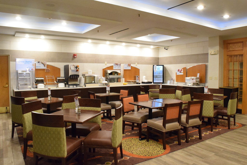 Hilton Garden Inn Watertown Exterior photo